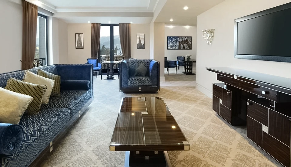 هتل آمباسادوری تفلیس